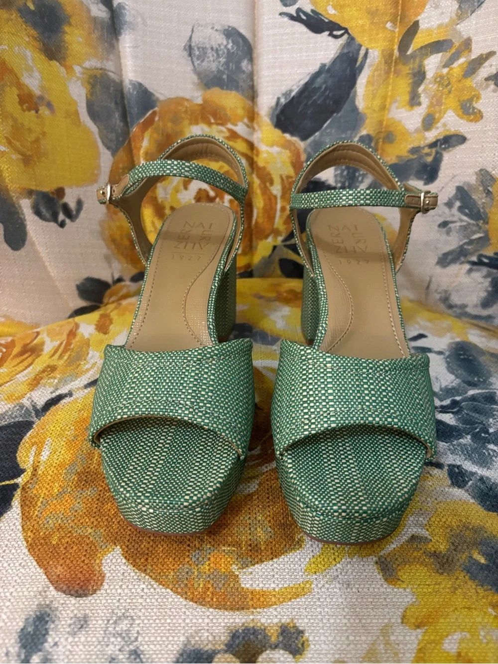 NWT Naturalizer Petra Ankle Strap Platform Sandals in Green Size 8